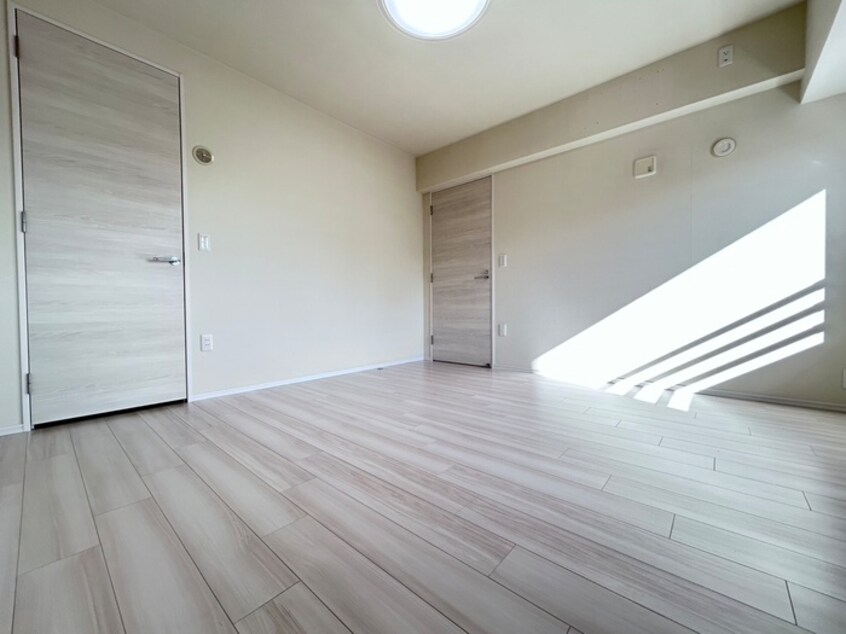 居室 ジオ烏丸五条（503）