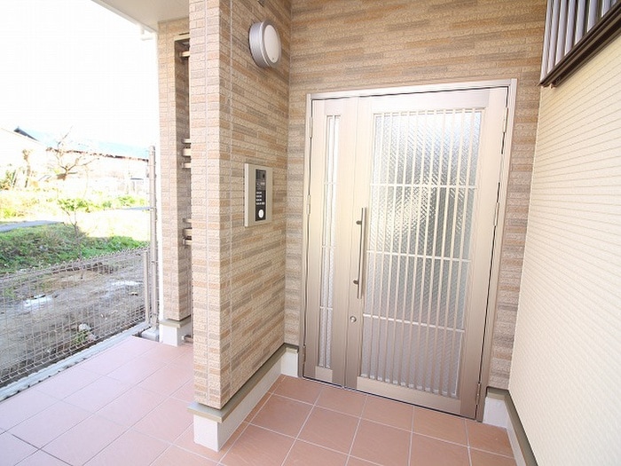 エントランス部分 ジュネス長岡京