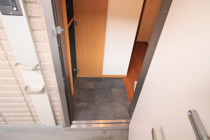 玄関 マ－メイド緑地公園