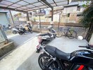 バイク置き場 カーサドマー二