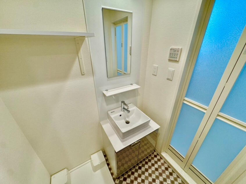 洗面 ﾒﾙﾃﾞｨｱｸﾚｽﾄ難波ｿﾙﾃﾗｽ（702）