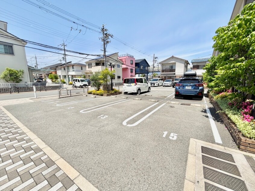 駐車場 ファミリア