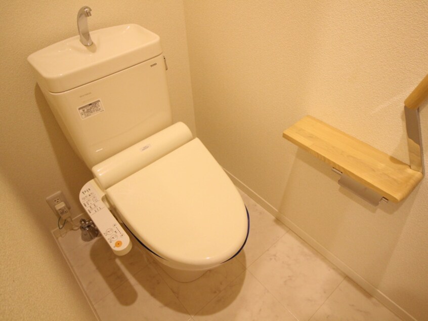 トイレ ＥＣＲＡＲＧＥ三国ヶ丘