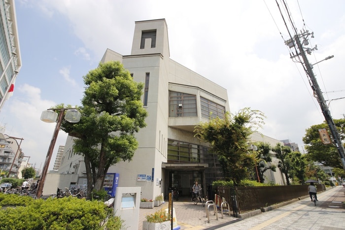 物件(図書館)まで220m クリム岸里