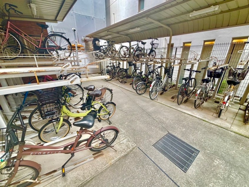 バイク置き場 FRENCIA　NOIE難波南