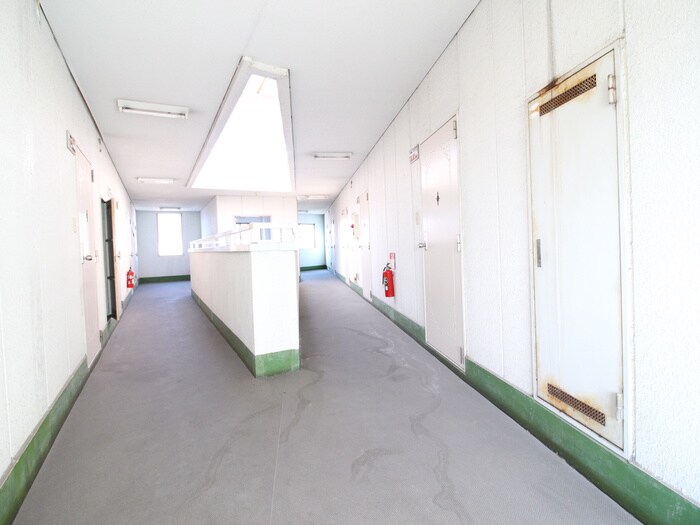 エントランス部分 ラメ－ル千里