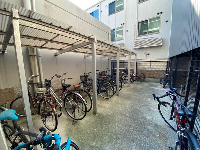 駐輪場 ヴィクトワ－ル