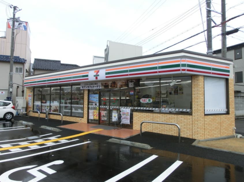 セブンイレブン(コンビニ)まで42m ヴィラ萱振