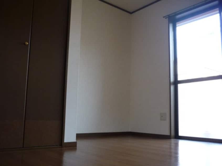 居室 フロイデ二番館