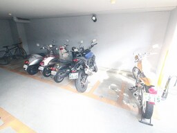 バイク置き場