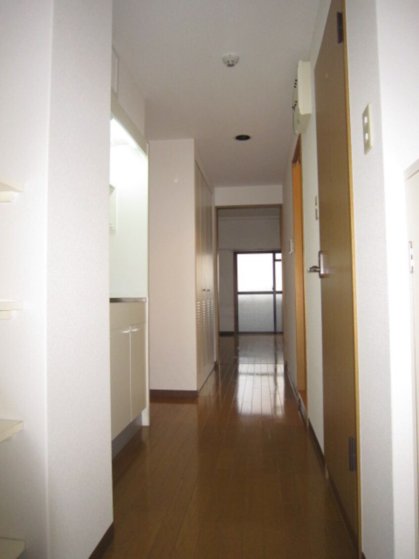 廊下 デセンシア ISHIFUNE