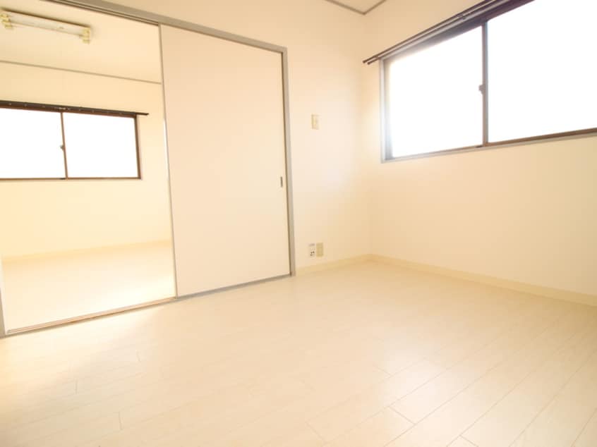 居室 ドミ－ル中本