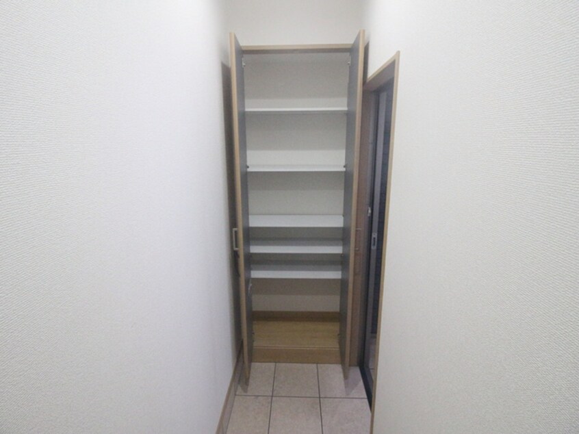 靴箱 ソスピーロ