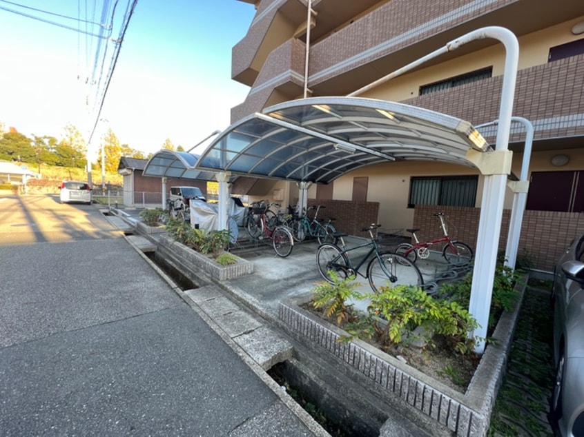 駐輪場 シャルマン・コーポ荒牧