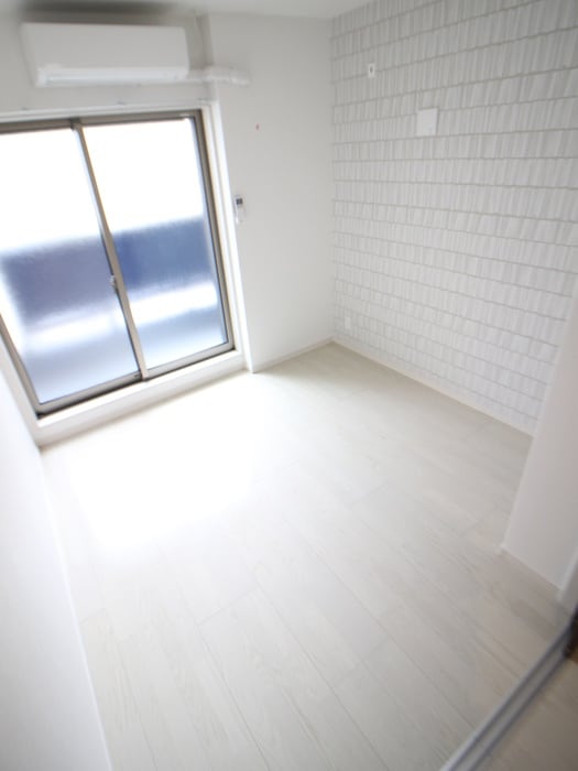 居室 Ｐｉｎｅ Ｆｌｏｕｒｉｓｈ