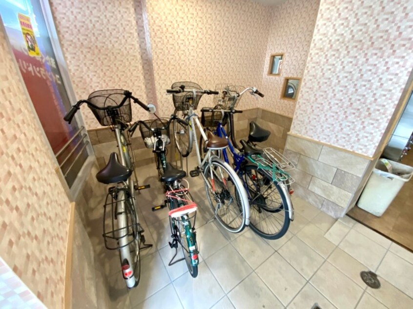 駐輪場 川辺ビル