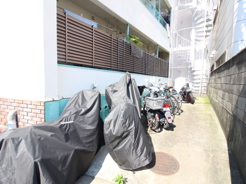 駐輪場 エバ－グリ－ン新大阪