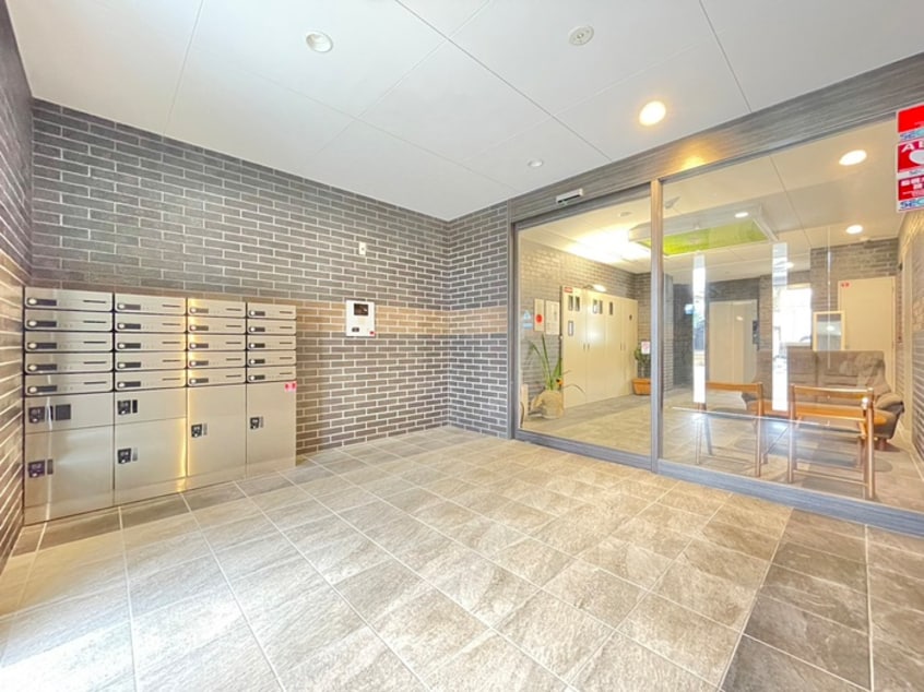 エントランス部分 MANDARIN　COURT深井駅前