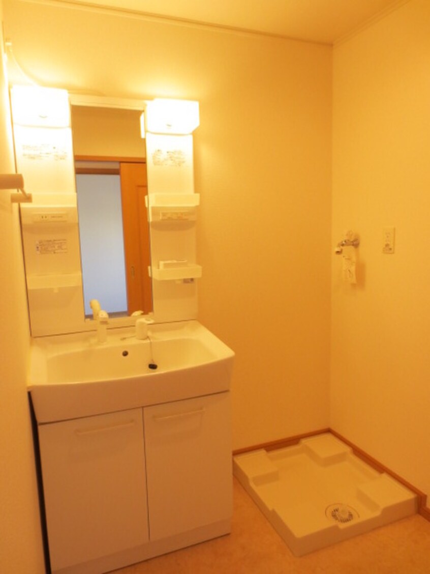 洗濯機置場 コ－ジ－コ－ト朝霧Ⅰ番館