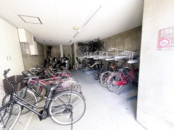 駐輪場 ブリリアン夕陽丘