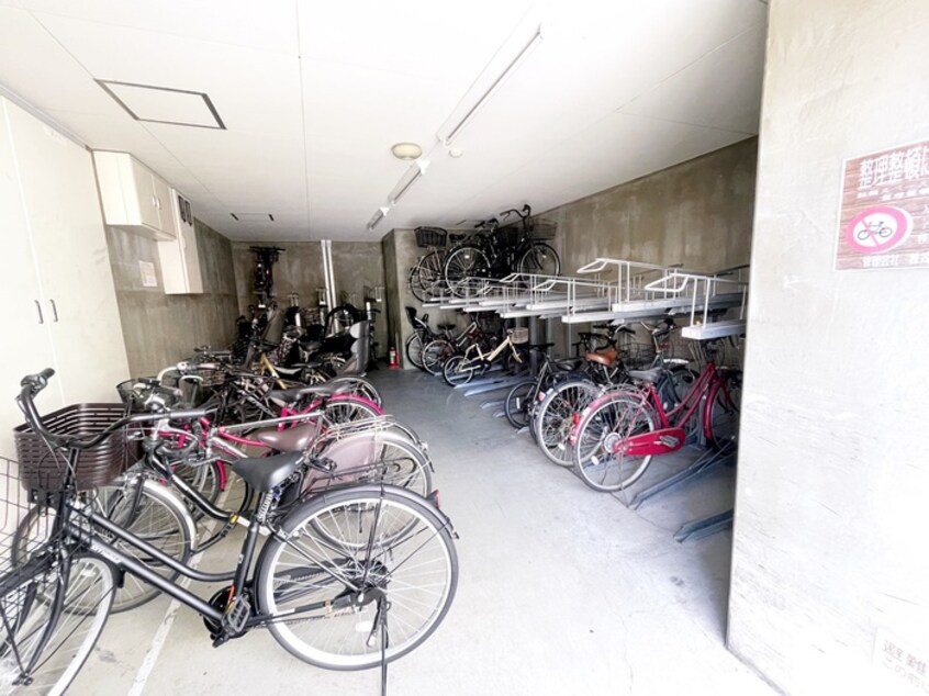 駐輪場 ブリリアン夕陽丘