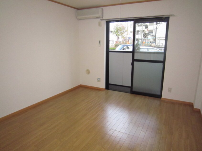 居室 サニ－ヴィラ