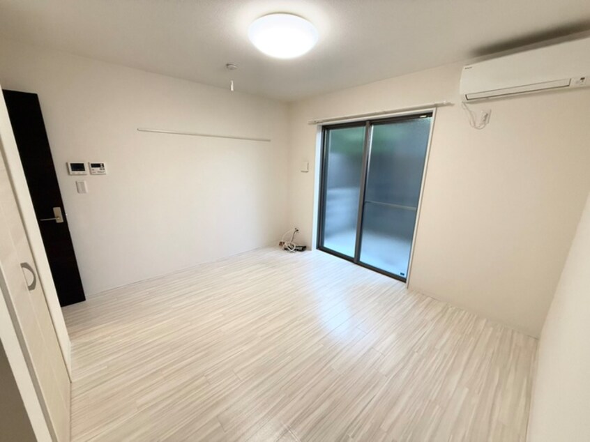 居室 ノイヴェル姫島