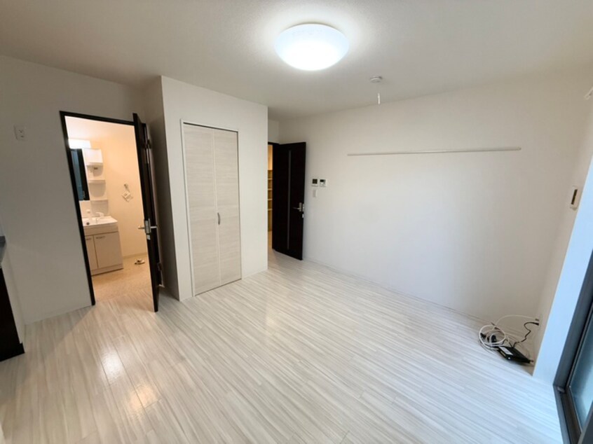 居室 ノイヴェル姫島