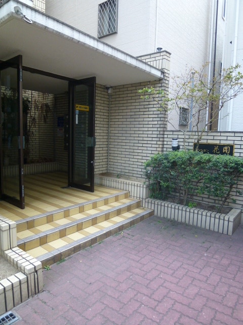 エントランス部分 マンション花園