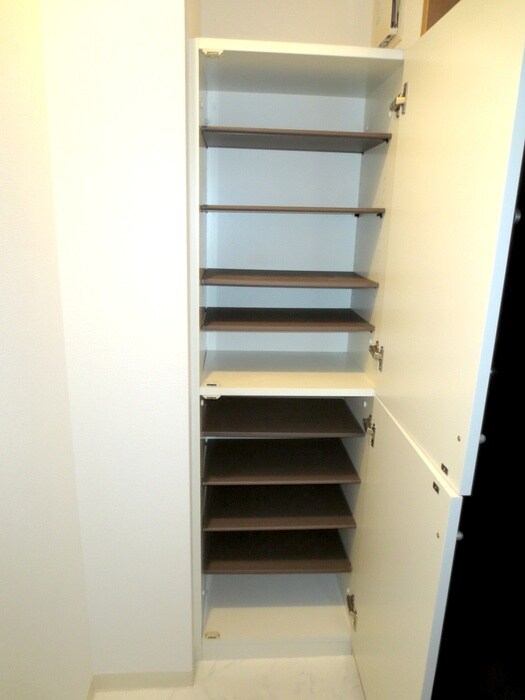 靴箱 ア－デンタワ－靭公園