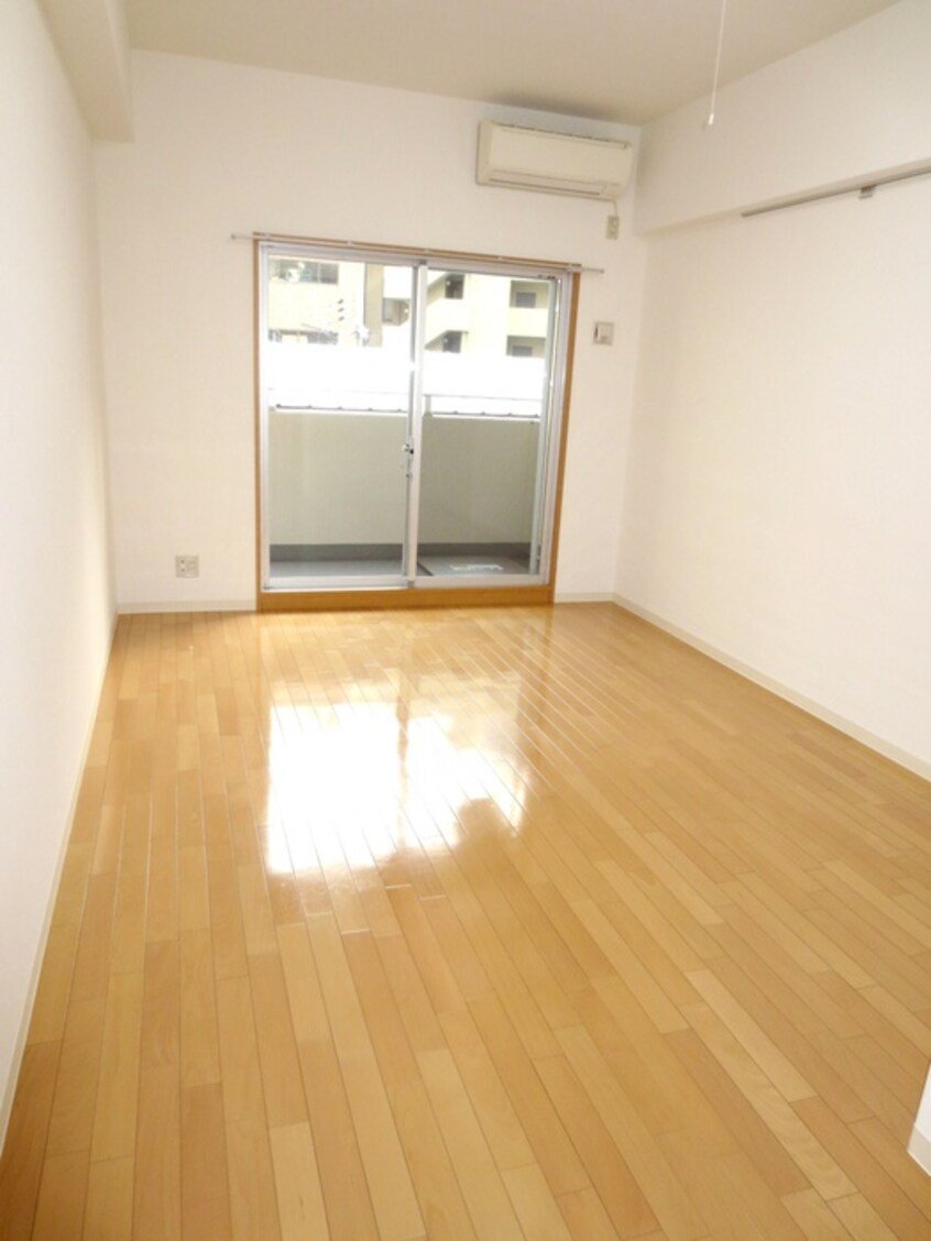 居室 ア－デンタワ－靭公園