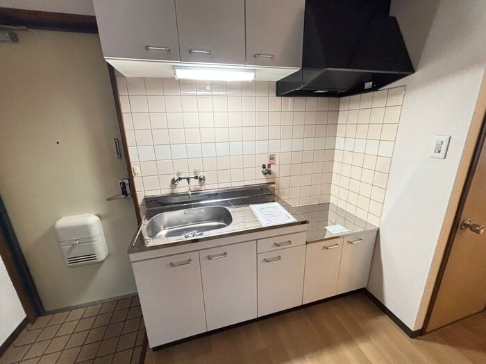 キッチン ボンジュ－ル磯路