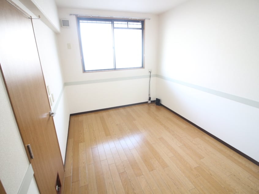 居室 ベルフォ－レ中野