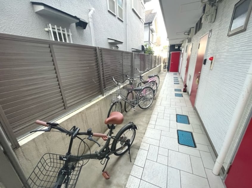 駐輪場 メリーハウス花屋敷