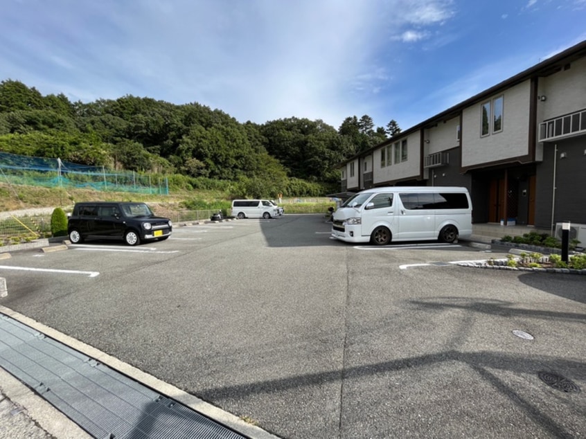 駐車場 グランディオーズ八多