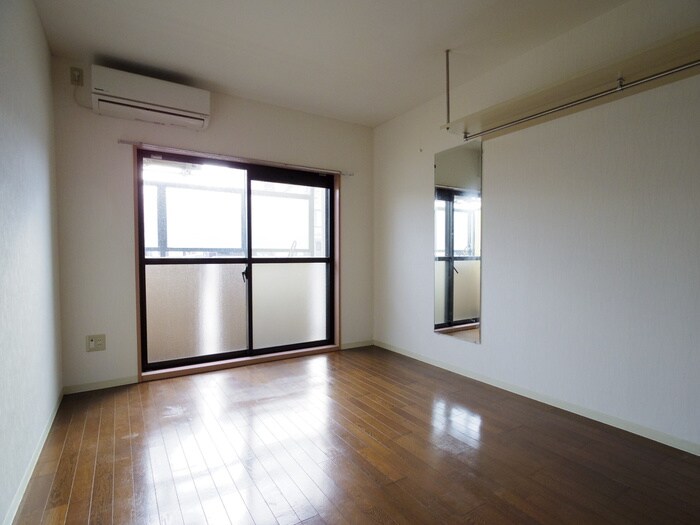 居室 クロ－バ－36