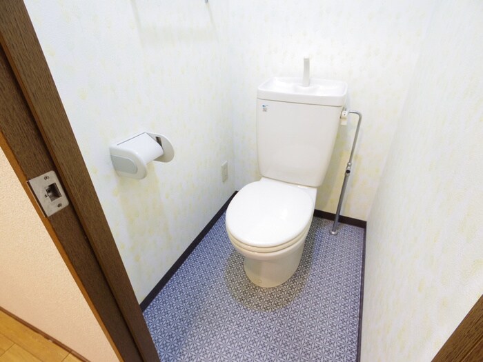 トイレ クロ－バ－36