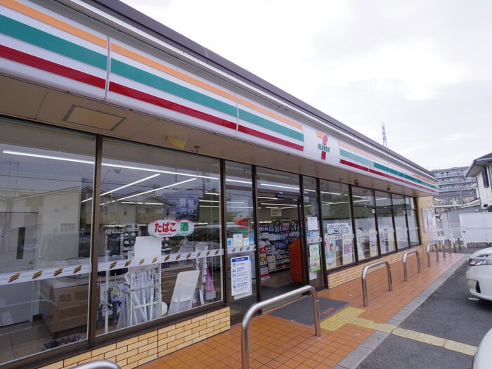 セブンイレブン(コンビニ)まで400m クロ－バ－36