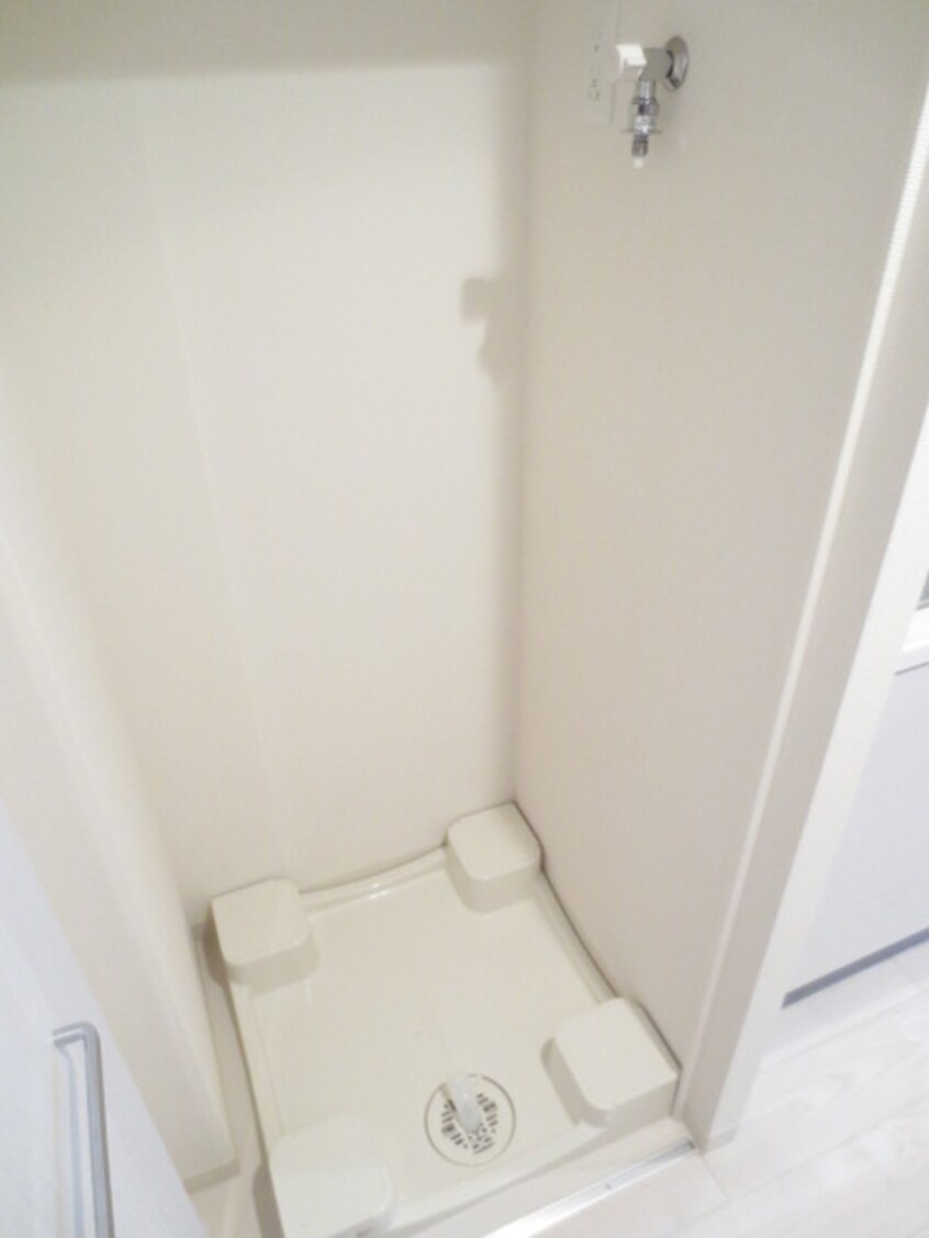 洗濯機置場 ﾌﾟﾚｻﾝｽ北浜ﾗ・ﾌｪｽﾀ(302)