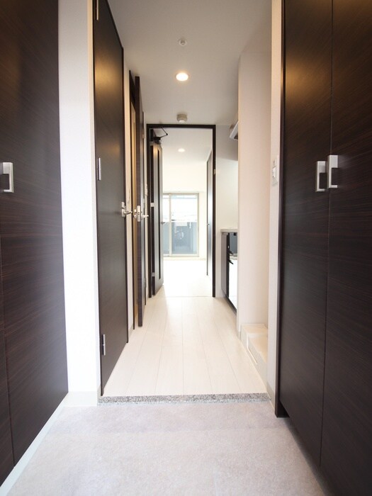 玄関 ｴｽﾃﾑｺｰﾄ新大阪ⅩⅡｵﾙﾃｨ(705)