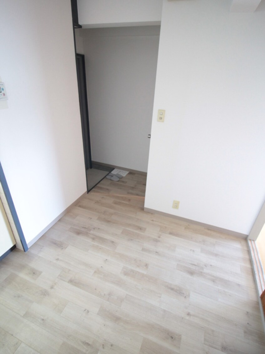 居室 長井ハイツ淡路