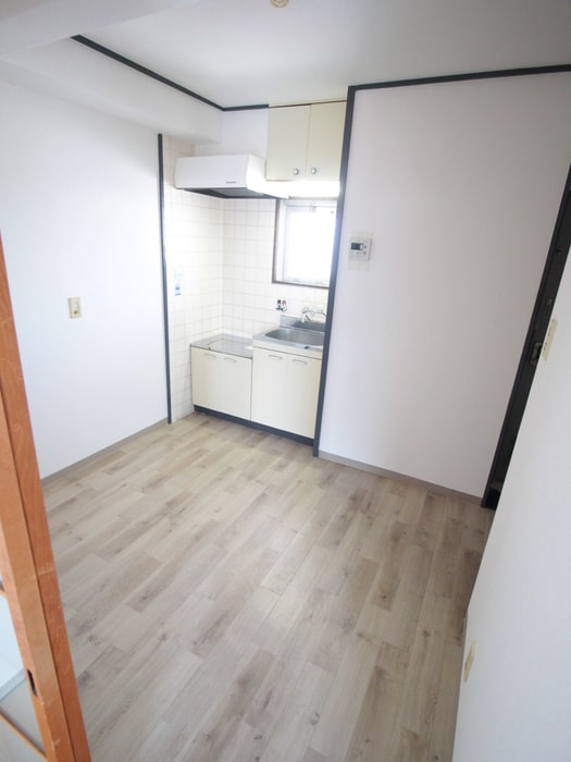 居室 長井ハイツ淡路