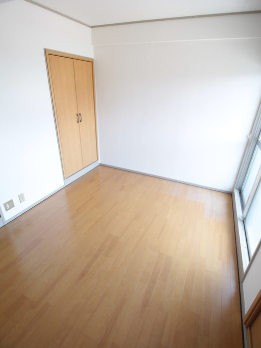 居室 長井ハイツ淡路