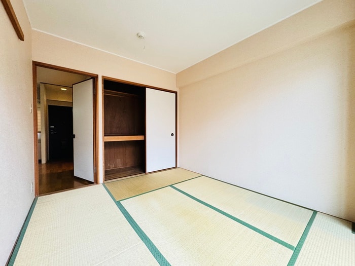 居室 メゾンおかもと