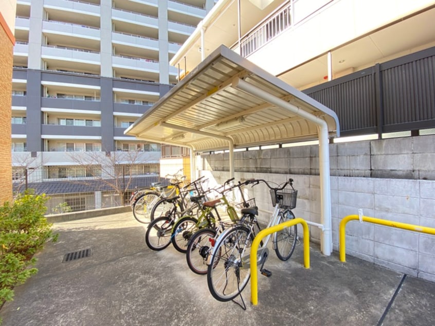 駐輪場 エピュレ