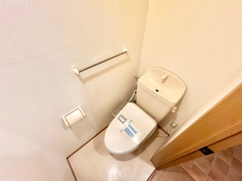 トイレ ヤワタヤビルディング