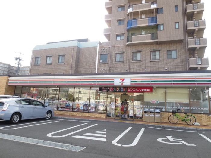 セブンイレブン泉佐野羽倉崎駅前店(コンビニ)まで210m ウインズ１２号館