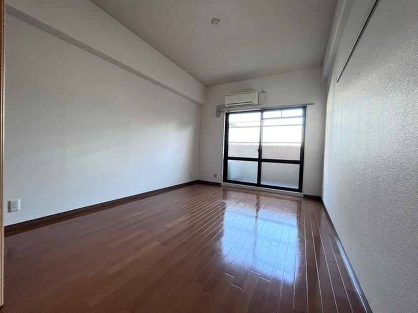 居室 ボナレテラ吉文字