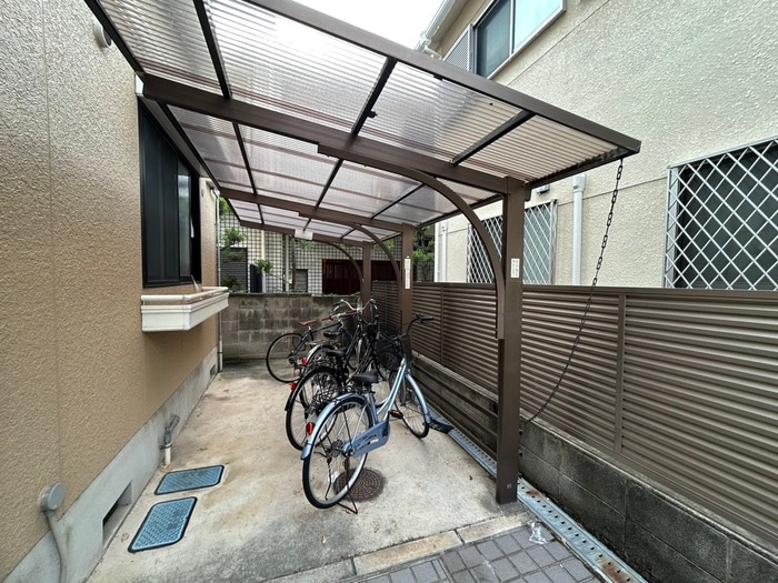 駐輪場 メゾンクレール