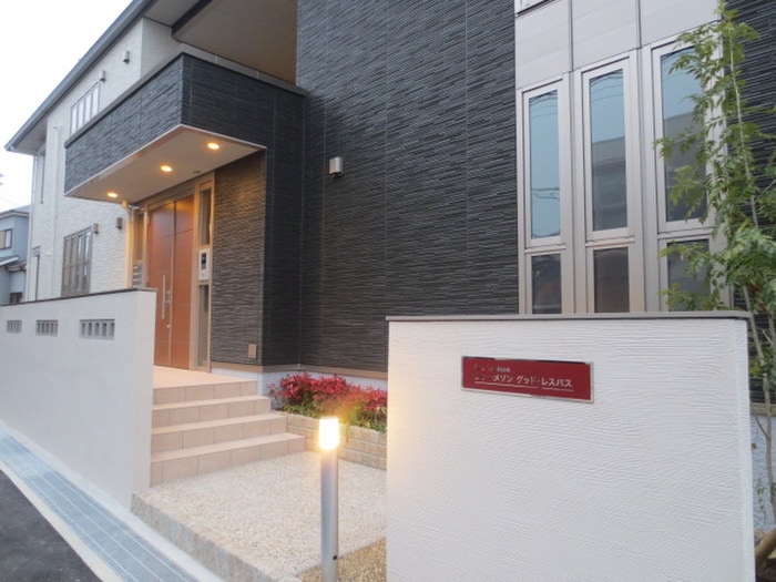 エントランス部分 シャ－メゾン　グッド・レスパス